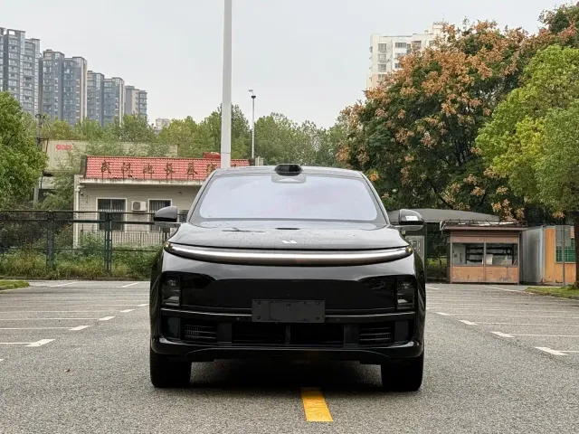 Li Auto L7 — Фото автомобиля 2