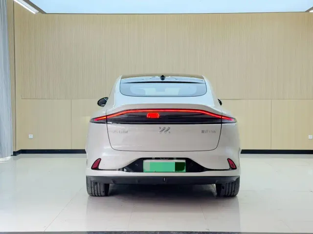 IM Motors LS6 — Фото автомобиля 16