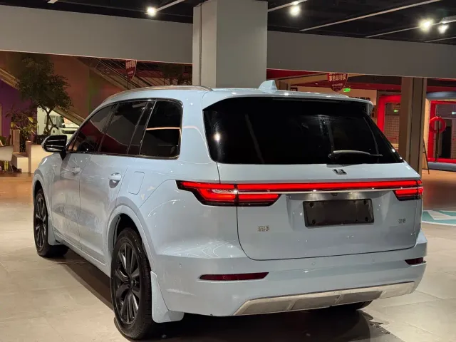 Li Auto ONE — Фото автомобиля 6