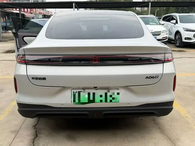 Changan Qiyuan A06 — Фото автомобиля 9