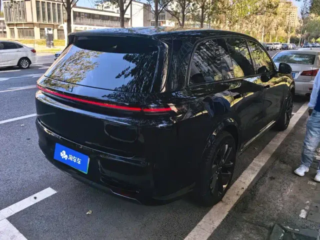 Li Auto L8 — Фото автомобиля 3
