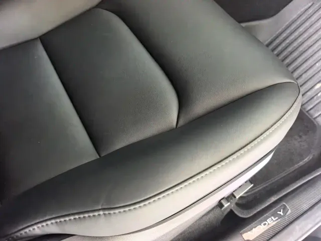 Tesla Model Y — Фото автомобиля 6