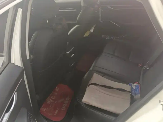 Geely Emgrand — Фото автомобиля 11