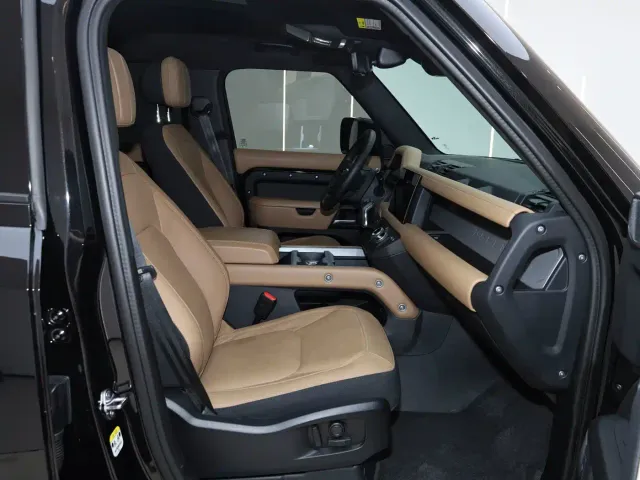 Land Rover Defender — Фото автомобиля 8