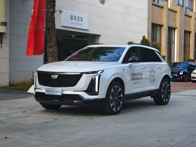 Фотография автомобиля — Cadillac XT5