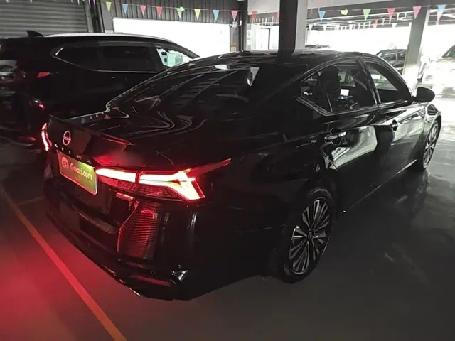 Nissan Teana — Фото автомобиля 6
