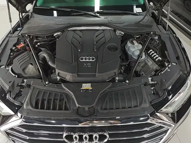 Audi A8 — Фото автомобиля 19