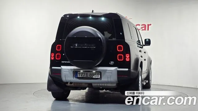Land Rover Defender — Фото автомобиля 4