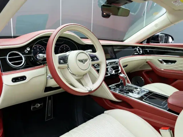 Bentley Flying Spur — Фото автомобиля 11