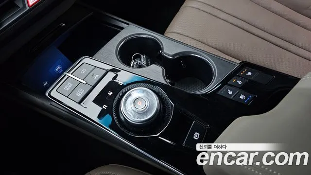 Kia K8 — Фото автомобиля 12