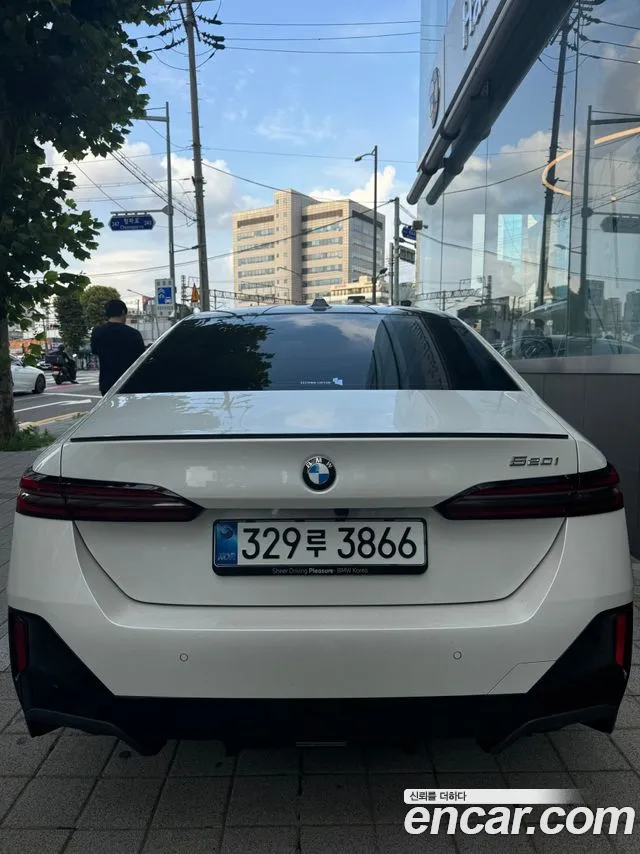 BMW 5 Series G60 — Фото автомобиля 4