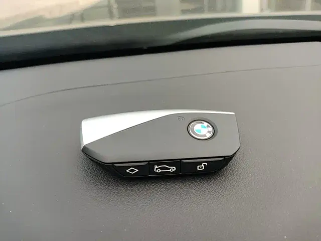 BMW i5 — Фото автомобиля 8