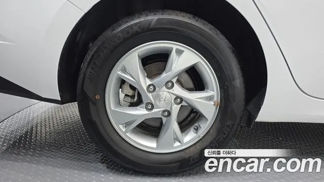 Hyundai AVANTE Avante (CN7) — Фото автомобиля 5