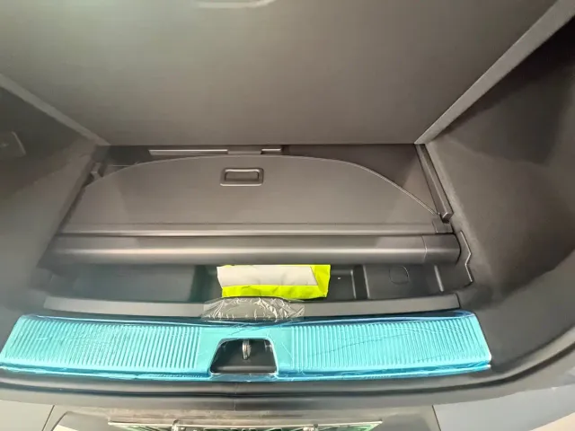 Volvo XC70 Plug-in Hybrid — Фото автомобиля 9