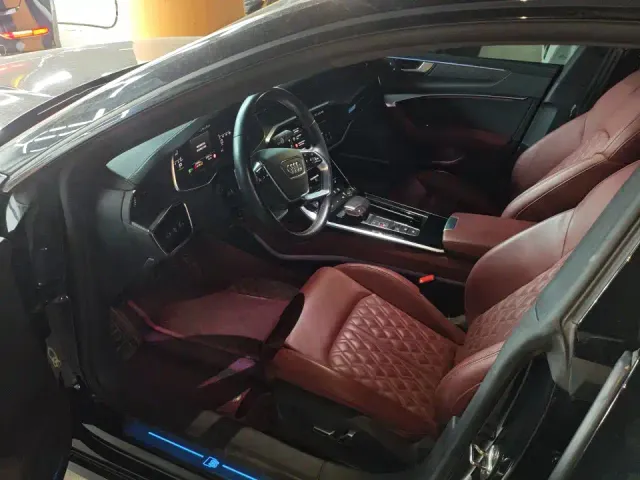 Audi A7L — Фото автомобиля 8