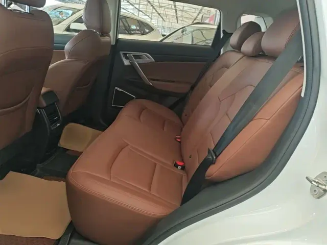 Geely Boyue — Фото автомобиля 16