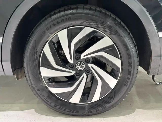 Volkswagen Tiguan L — Фото автомобиля 17