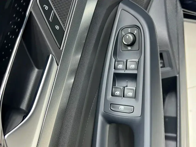 Volkswagen Passat — Фото автомобиля 7