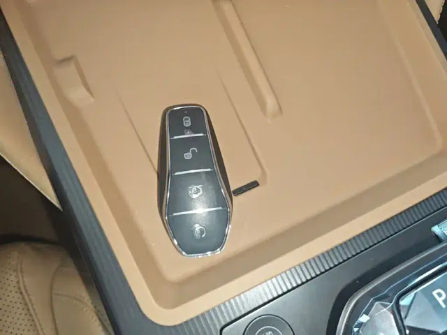 BYD Song L DM-i — Фото автомобиля 16