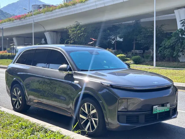 Li Auto L8 — Фото автомобиля 3