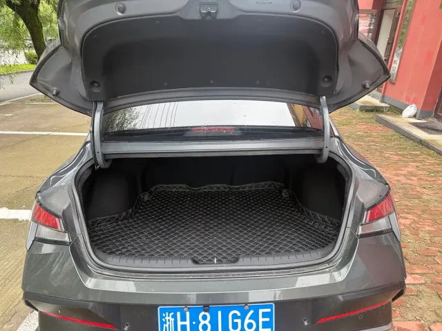 Hyundai Elantra — Фото автомобиля 11