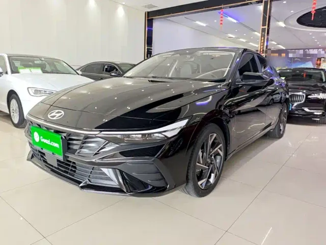 Фотография автомобиля — Hyundai Elantra