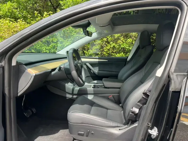 Tesla Model Y 2022 Facelift Rear-Wheel Drive Version — Фото автомобиля 4