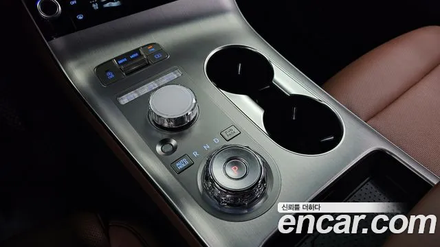 Genesis GV70 — Фото автомобиля 12