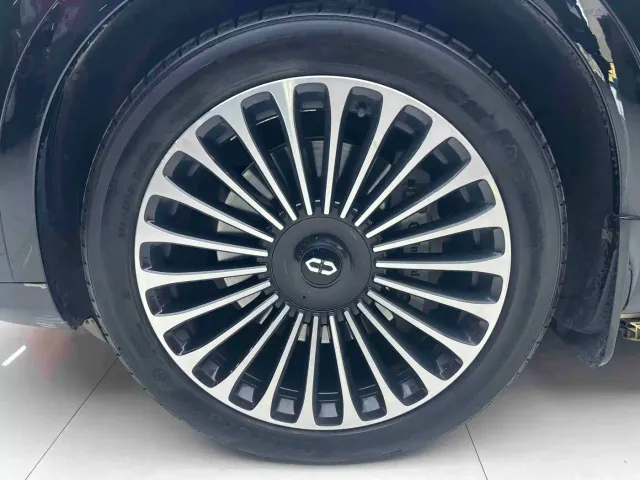 Aito M9 — Фото автомобиля 5