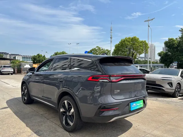 BYD Tang — Фото автомобиля 7