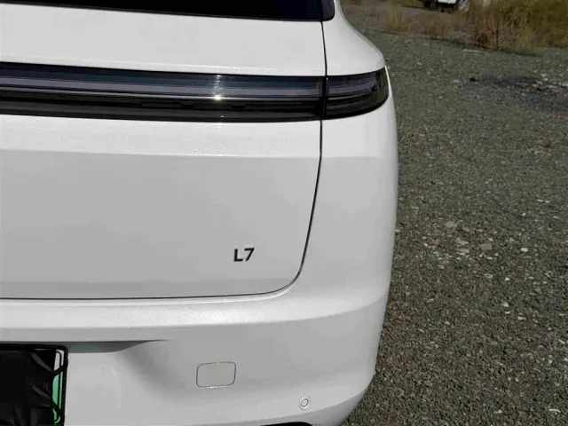 Li Auto L7 — Фото автомобиля 16