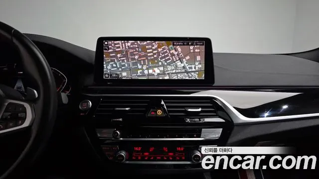 BMW 5 Series G30 — Фото автомобиля 20