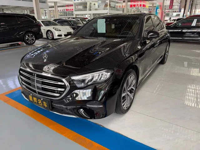 Mercedes-Benz E-Class — Фото автомобиля 2