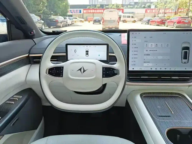 Dongfeng eπ 008 — Фото автомобиля 5