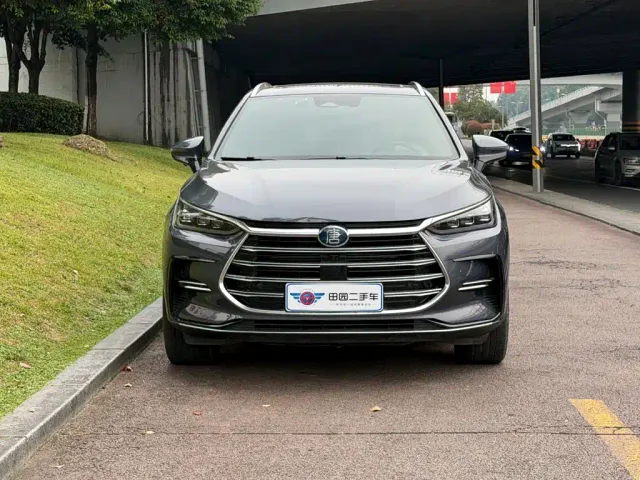 BYD Tang — Фото автомобиля 2