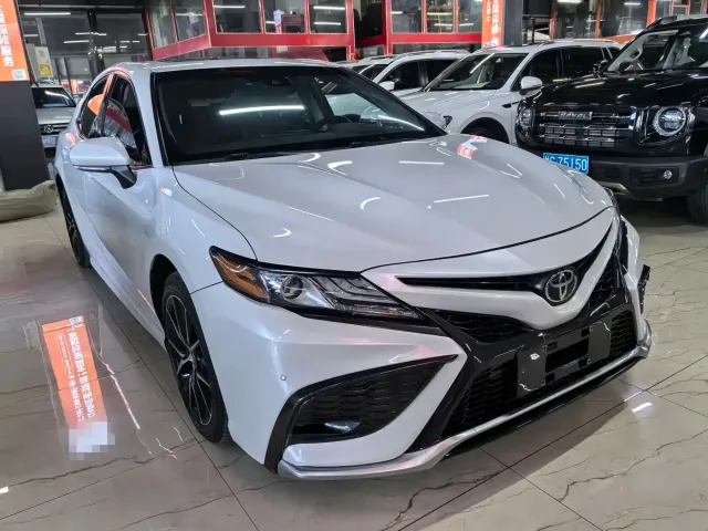 Toyota Camry — Фото автомобиля 3