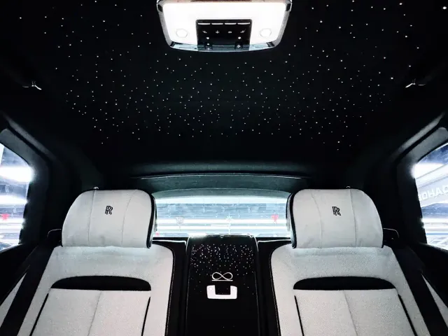 Rolls-Royce Cullinan — Фото автомобиля 2