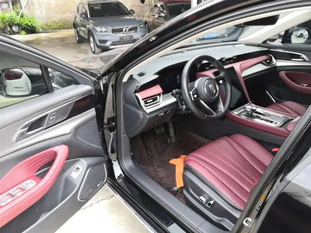 Hongqi H5 — Фото автомобиля 15