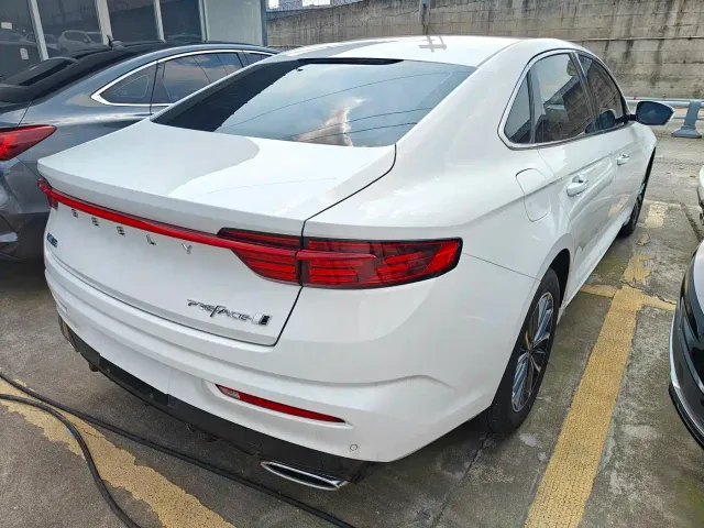 Geely Xingrui — Фото автомобиля 16
