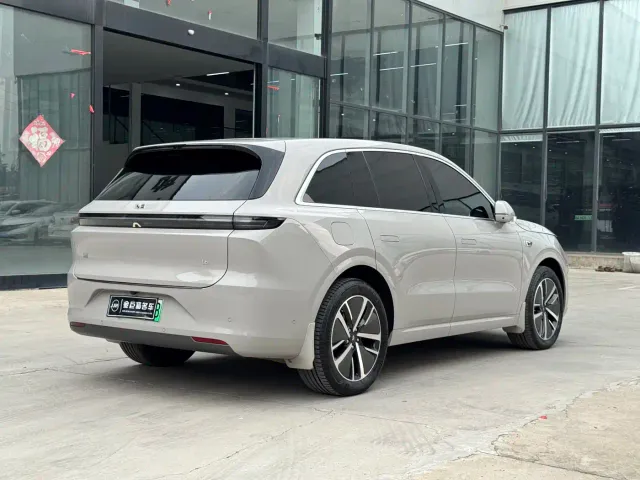 Li Auto L6 — Фото автомобиля 16
