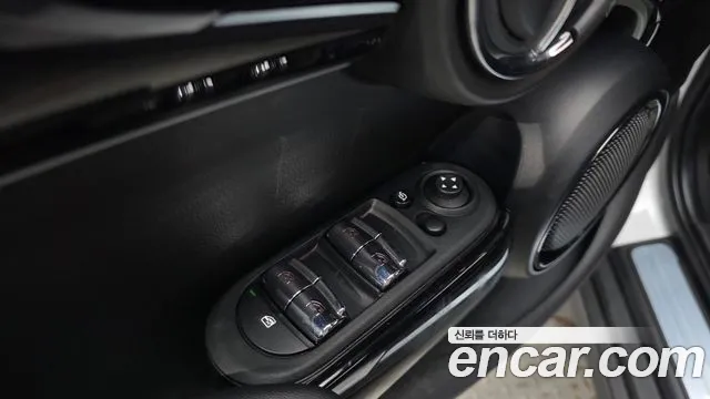 MINI Cooper — Фото автомобиля 12