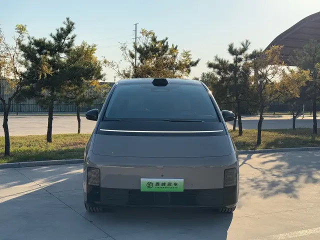 Li Auto MEGA — Фото автомобиля 2