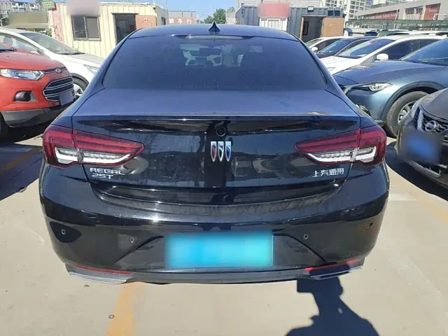 Buick Regal — Фото автомобиля 5