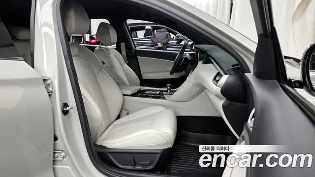 Genesis G70 — Фото автомобиля 11