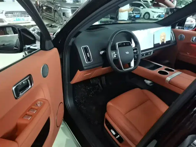 Li Auto L7 — Фото автомобиля 15