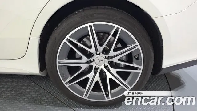 Mercedes-Benz AMG GT 4 двери 43 4MATIC+ — Фото автомобиля 14