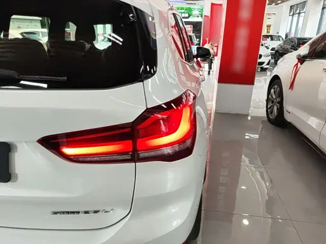 BMW X1 — Фото автомобиля 7