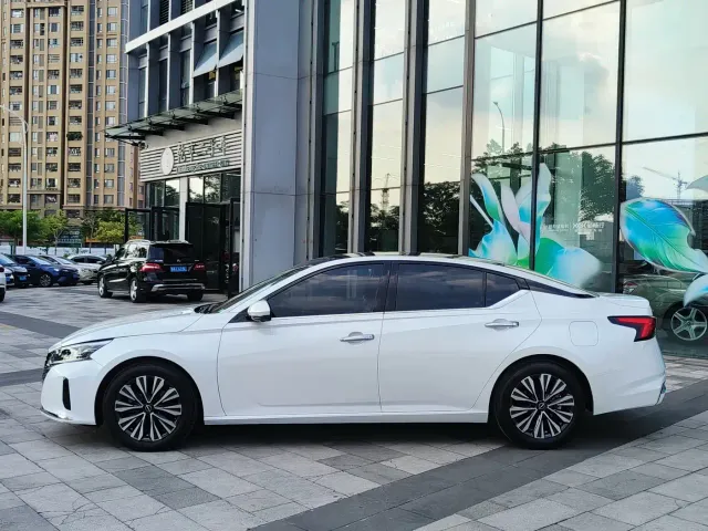 Nissan Teana — Фото автомобиля 3