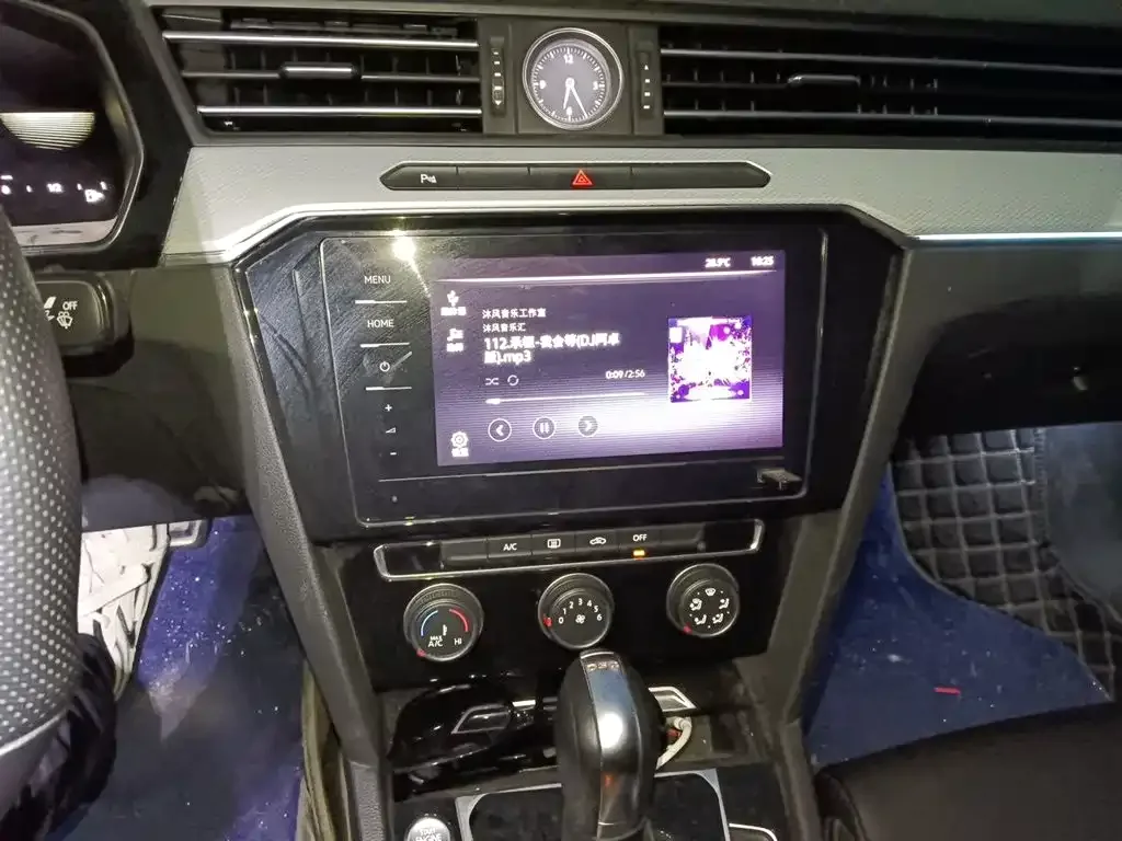 Volkswagen Magotan 2023 2 Million Units Commemorative Edition 280TSI DSG Comfort — Фото автомобиля 9