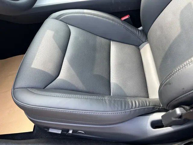 Tesla Model 3 — Фото автомобиля 10